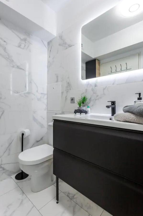 Beautiful Modern Fully Furnished Studio Леваллуа-Перре Екстер'єр фото